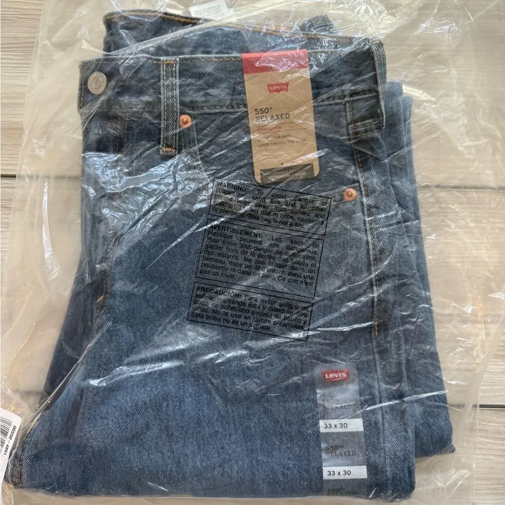 Levi's Mens 550 Relaxed Jeans Blue 33x30 NWT IN PACKAGE